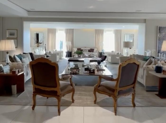 Olhar de Corretora | Parque Cidade Jardim — 545 m², reforma impecável e ...